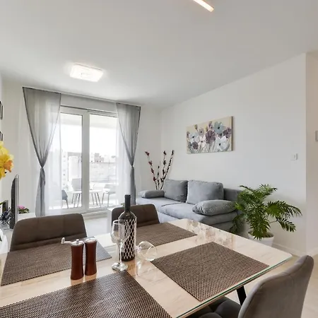 My アパート ザダル